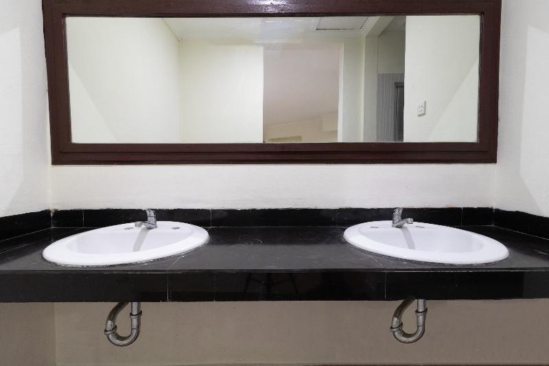 חדר משפחתי דלוקס, Flagship 2688 Guntur