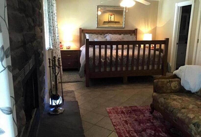 スタンダードルーム, Plain & Fancy Bed & Breakfast