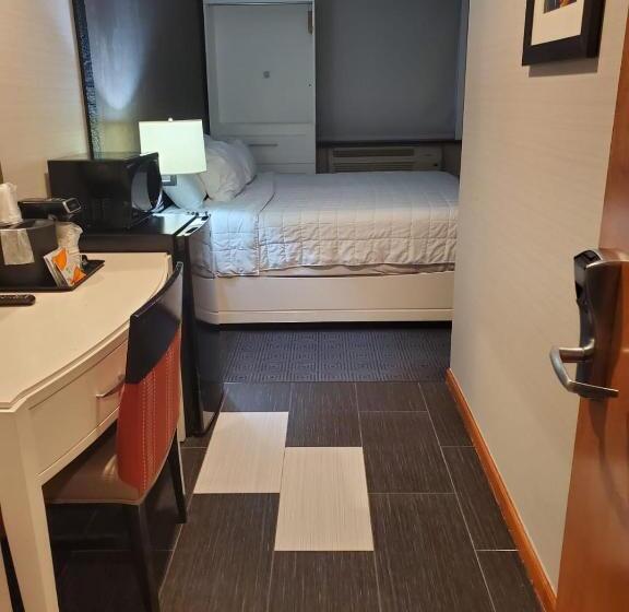 带大床的标准间, Umbrella Hotel Brooklyn