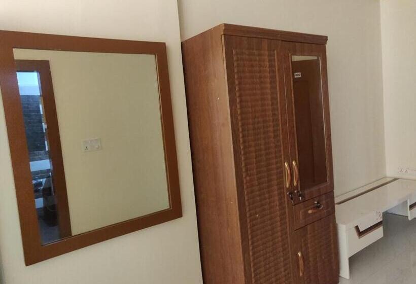 חדר דלוקס לארבעה, Airport Residency Bangalore