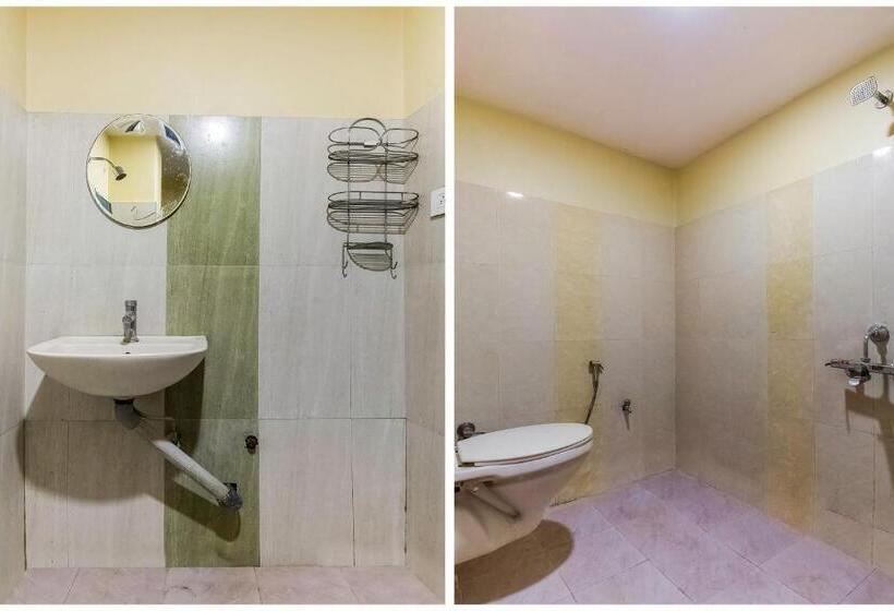 חדר קלאסי לשלושה, Flagship Srikesh Residency