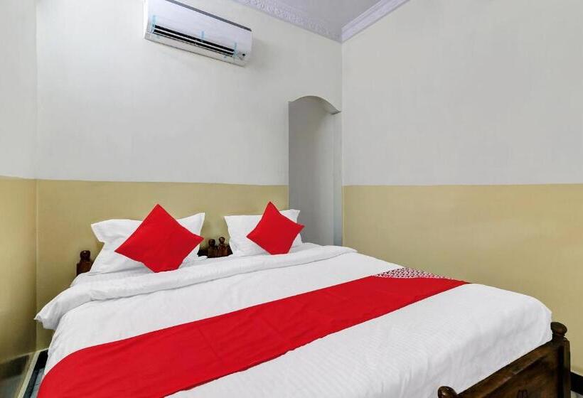 トリプルクラシックルーム, O Suraj Residency