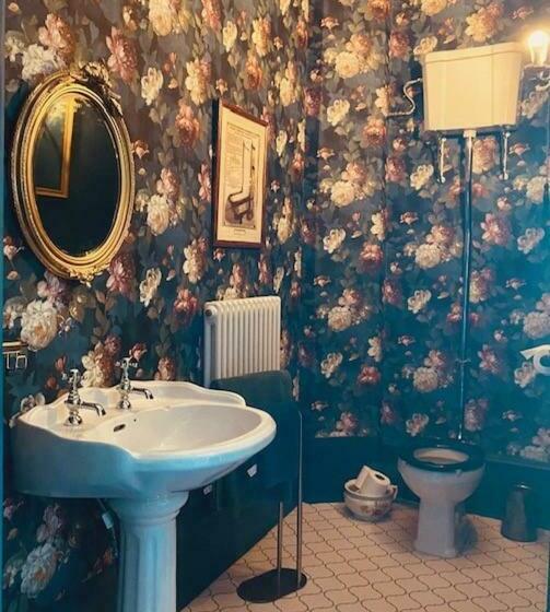 キングサイズベッドのデラックスルーム, The Tgl Suites