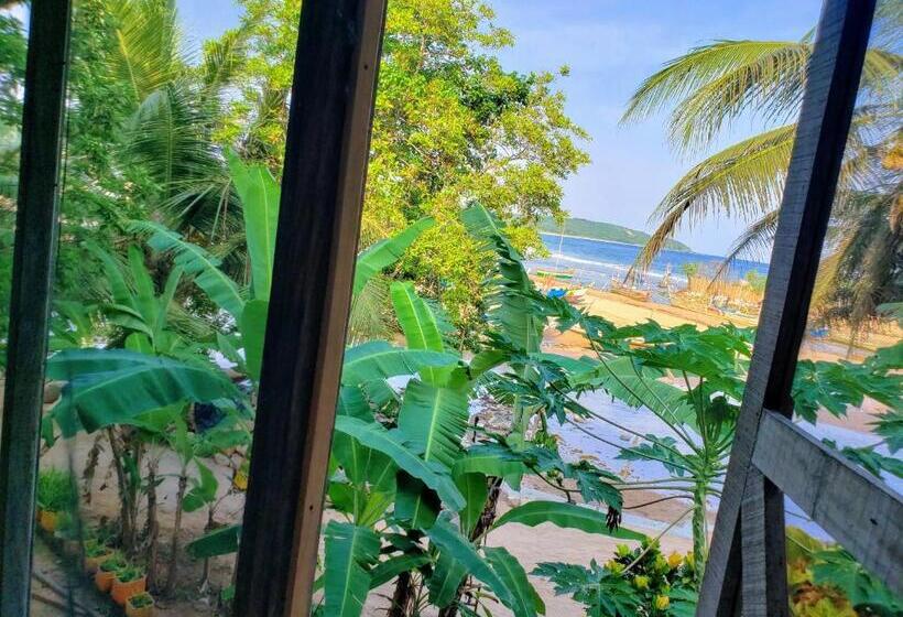 اتاق استاندارد با چشم‌انداز دریا, Scorpion Hill Lodge