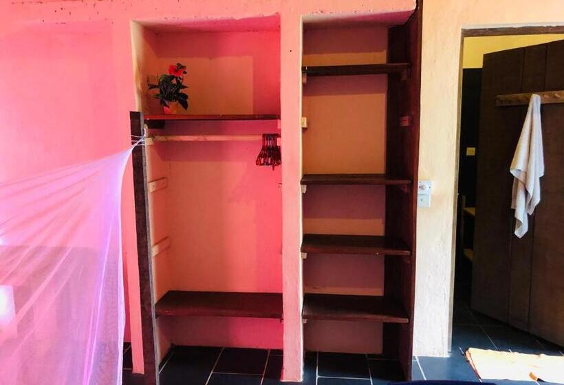 اتاق لوکس با بالکن و چشم‌انداز دریا, Scorpion Hill Lodge