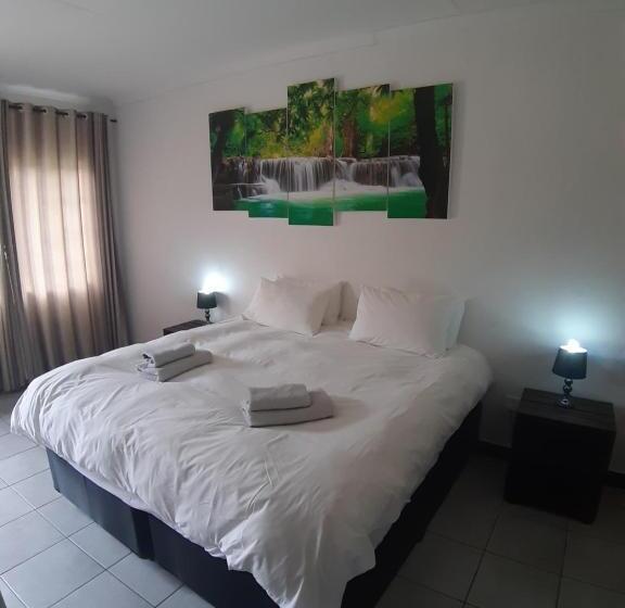 Номер Стандарт, Wayside Lodge