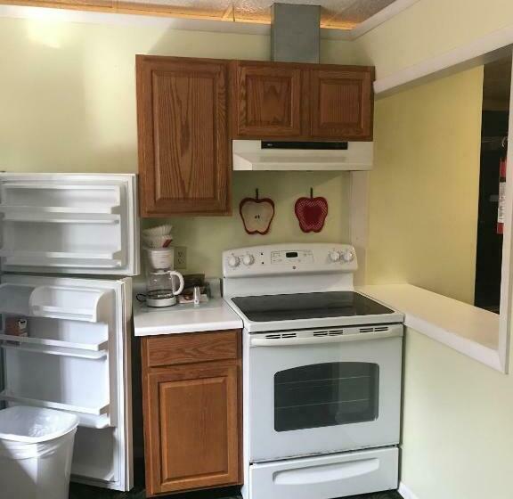 Люкс Повышенной Комфортности, Evergreen Motel