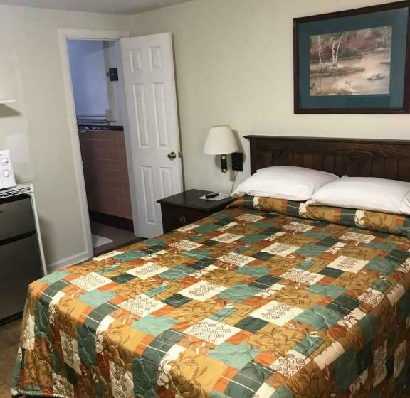 デラックスルーム, Evergreen Motel