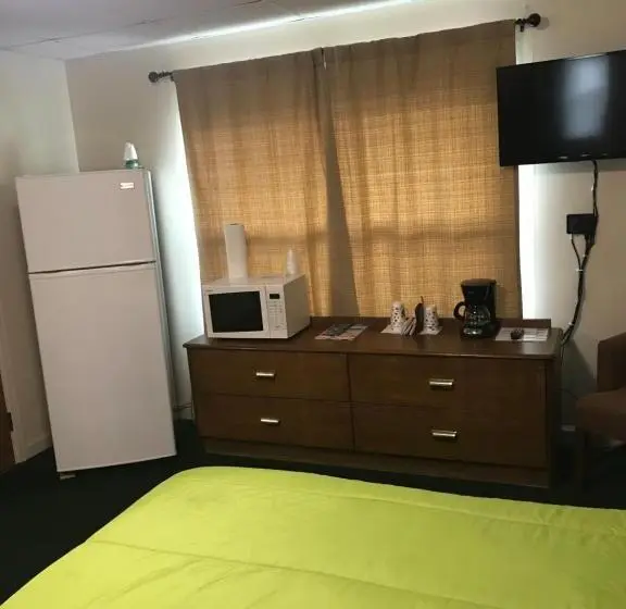 スタンダードルーム, Evergreen Motel