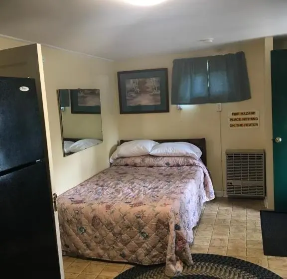 デラックスルーム, Evergreen Motel