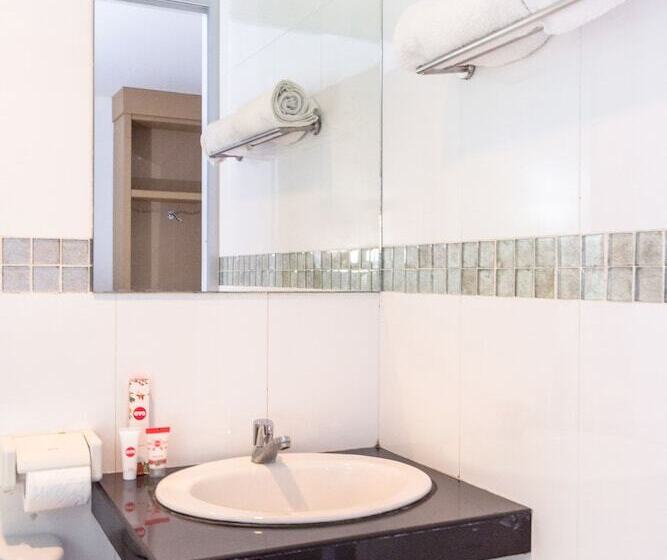 Люкс Повышенной Комфортности, Capital O 664 Romance