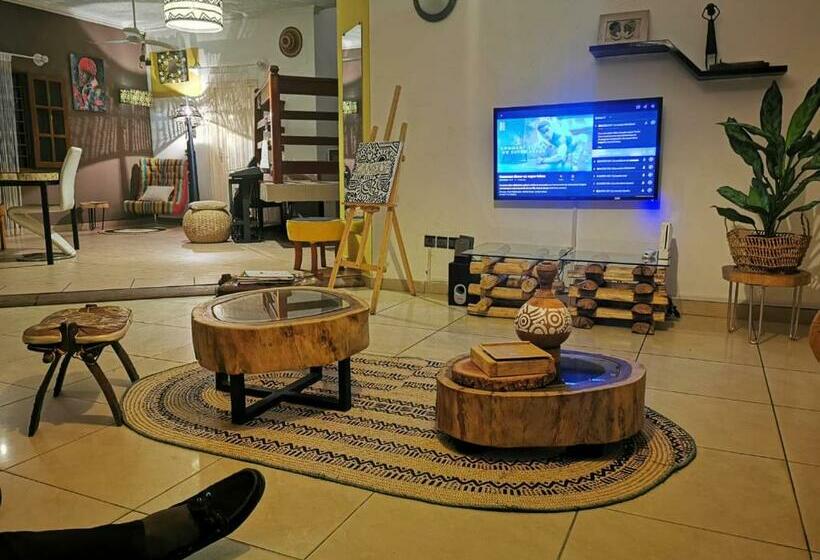 اتاق لوکس با تخت بزرگ, La Maison De Canelya