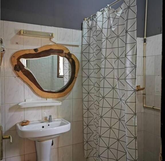 اتاق کلاسیک, La Maison De Canelya