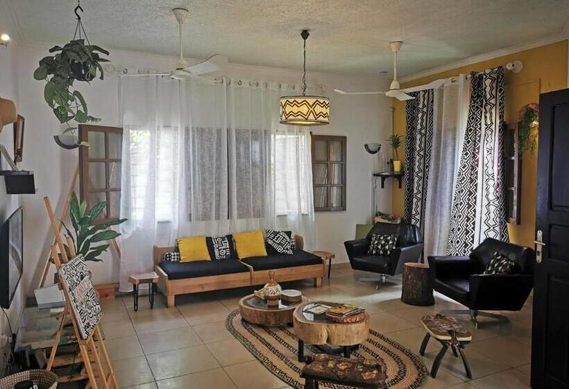 اتاق کلاسیک, La Maison De Canelya