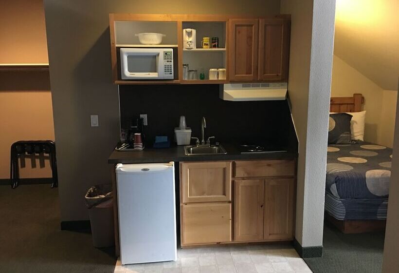 Семейный Номер Базовый, Boulder Creek Inn