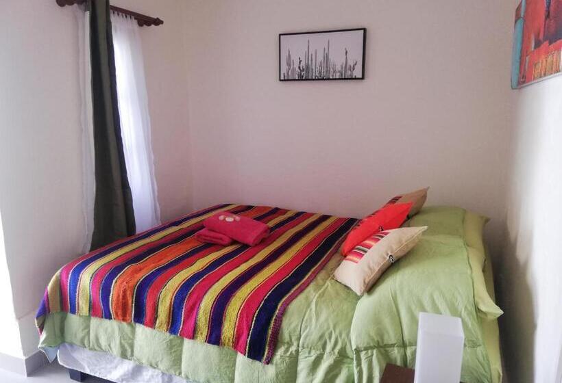 اتاق اکونومی با حمام مشترک, Anka Hostel