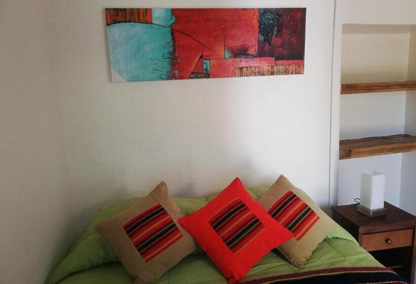 اتاق اکونومی با حمام مشترک, Anka Hostel