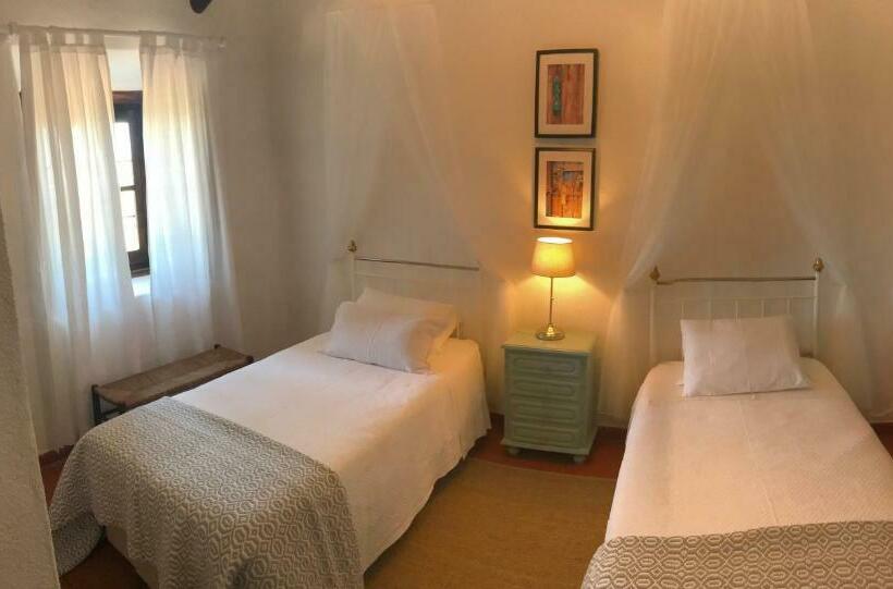 דירת שלושה חדרים, Herdade D. Pedro