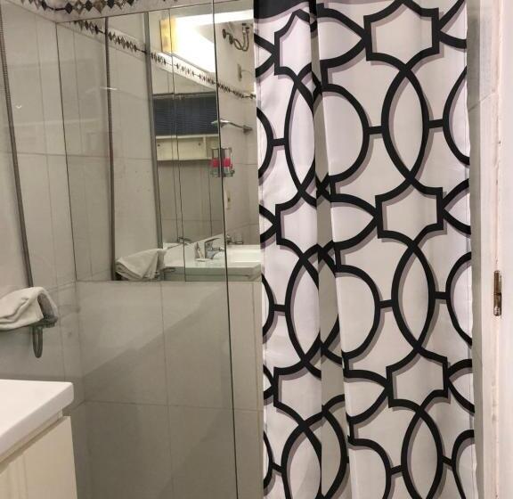 اتاق استاندارد سه نفره, Park Center