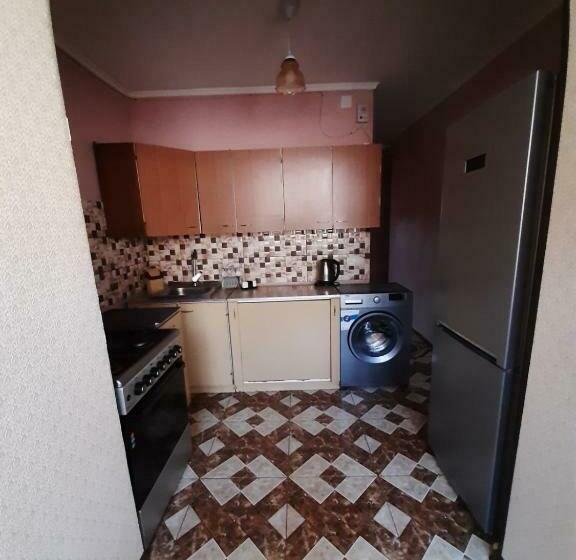 패밀리 룸, Anna B&b