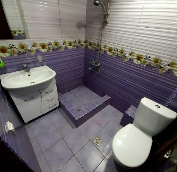 패밀리 룸, Anna B&b