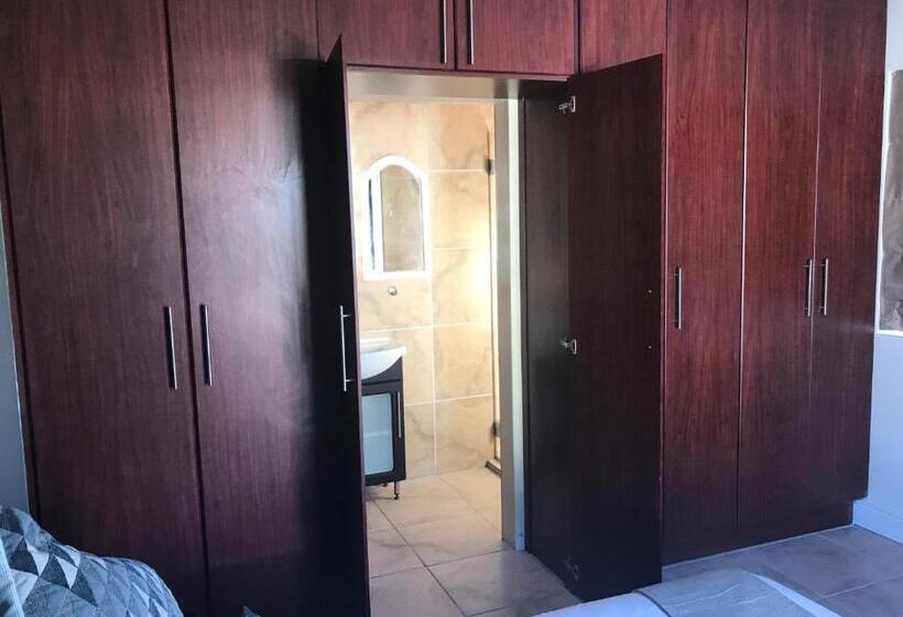 اتاق استاندارد با چشم‌انداز دریاچه, Bird's View