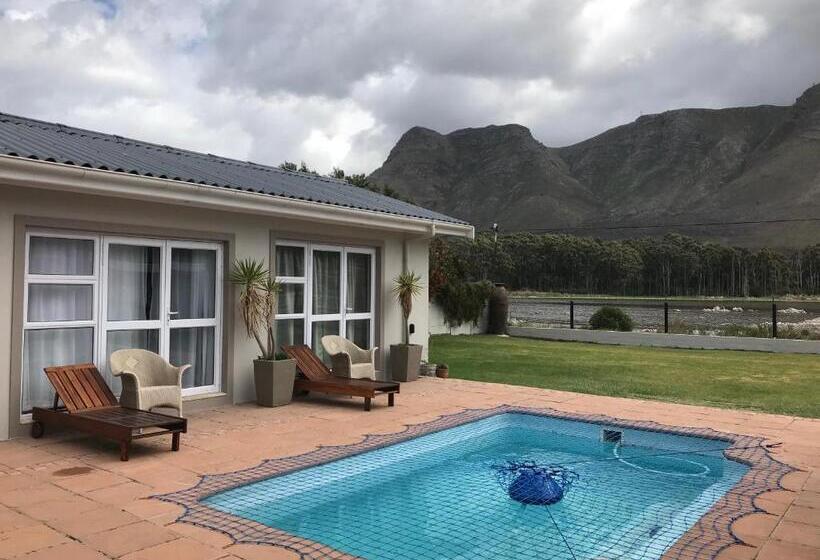 Suite with lake view, Bird's View