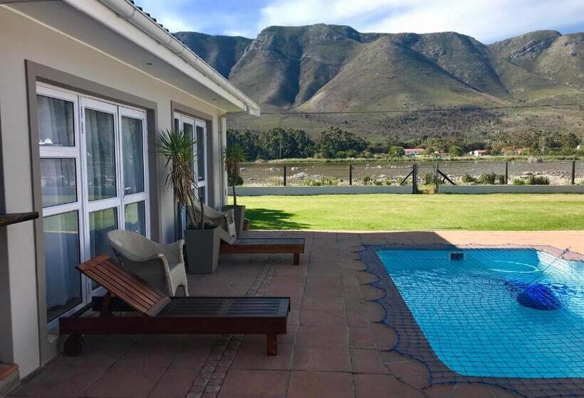 Suite with lake view, Bird's View