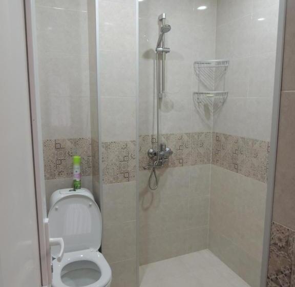 اتاق استاندارد چهار تخته, Blue Guesthouse