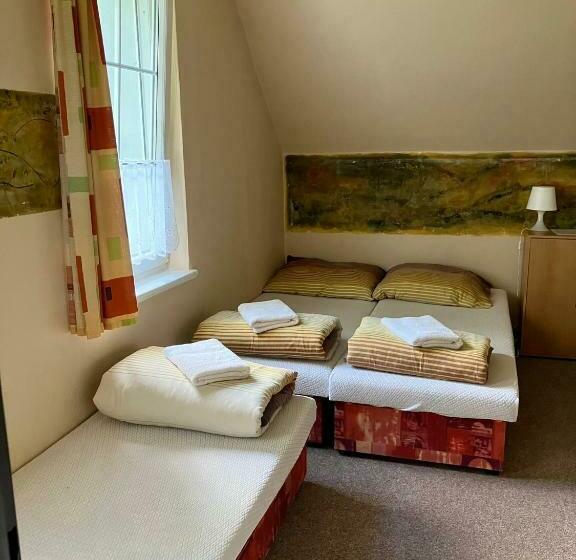 اتاق استاندارد سه نفره, Chata Tereza