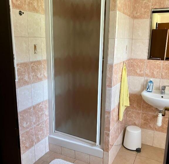 اتاق استاندارد چهار تخته, Chata Tereza