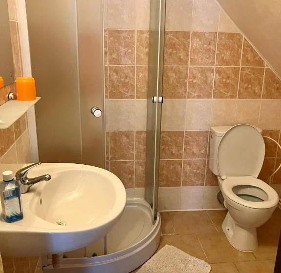 اتاق استاندارد چهار تخته, Chata Tereza