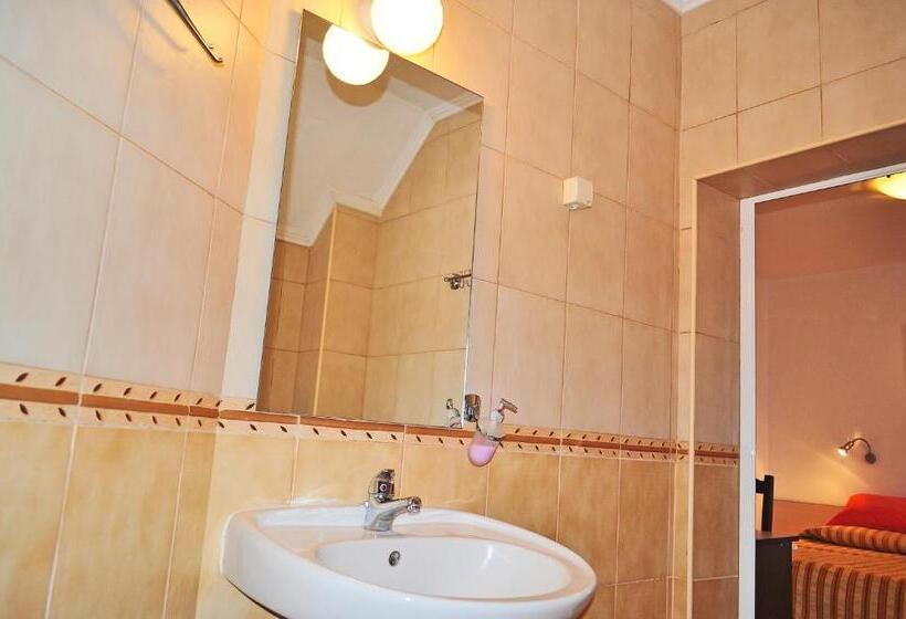 غرفة قياسية, Family Hotel Daf