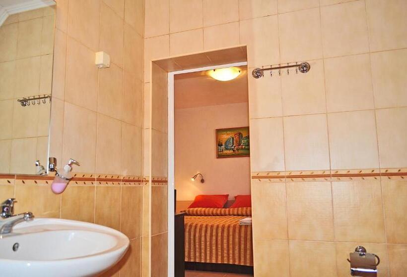 اتاق استاندارد, Family Hotel Daf