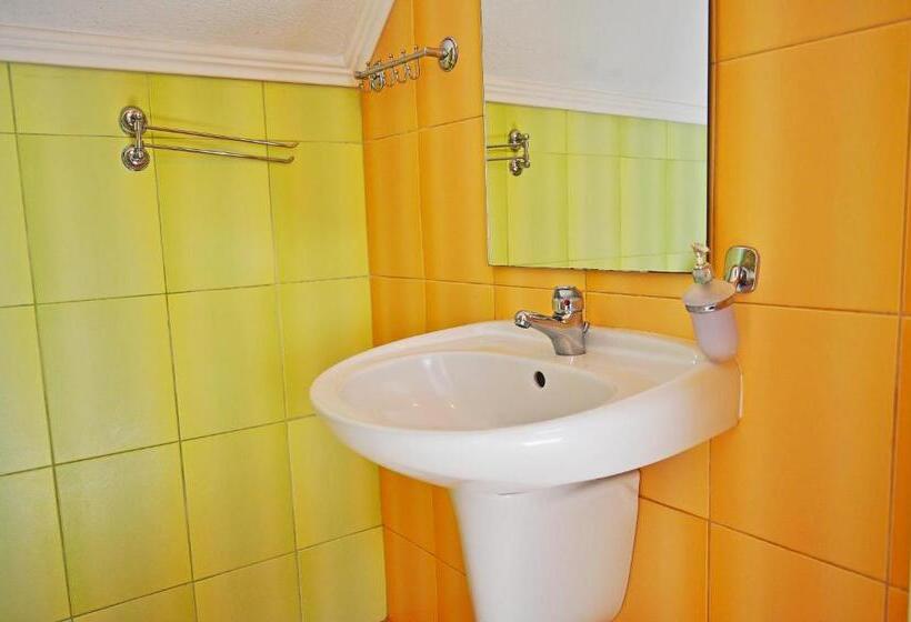 استودیوی استاندارد با چشم‌انداز دریا, Family Hotel Daf