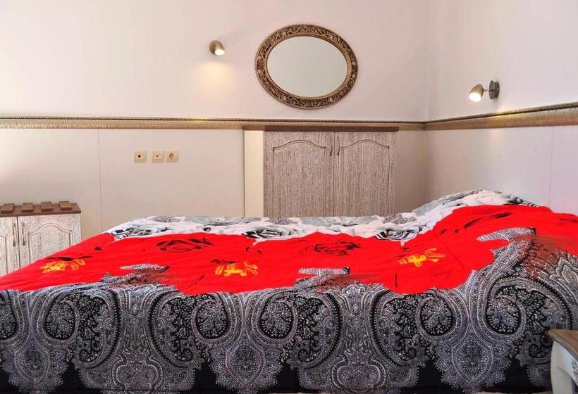 디럭스 룸, Family Hotel Daf