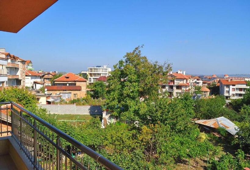 디럭스 룸, Family Hotel Daf