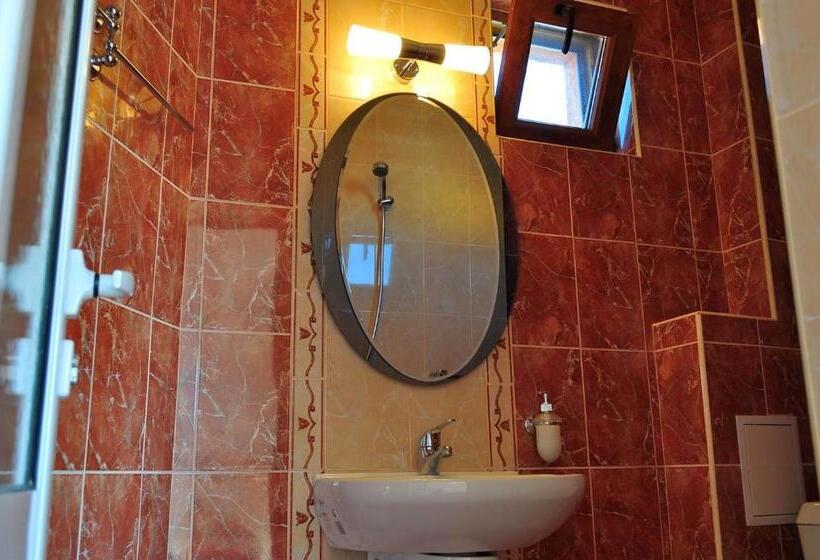 اتاق لوکس, Family Hotel Daf