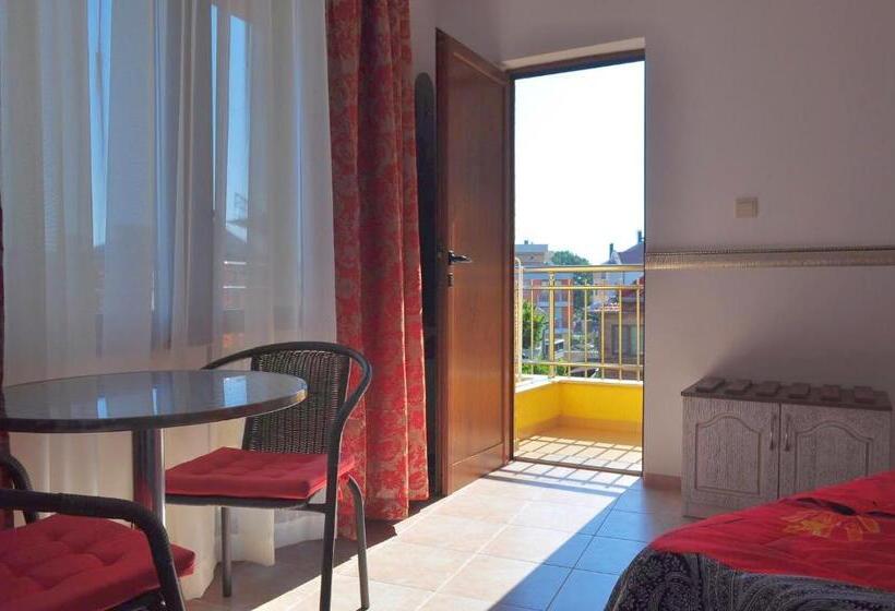 디럭스 룸, Family Hotel Daf