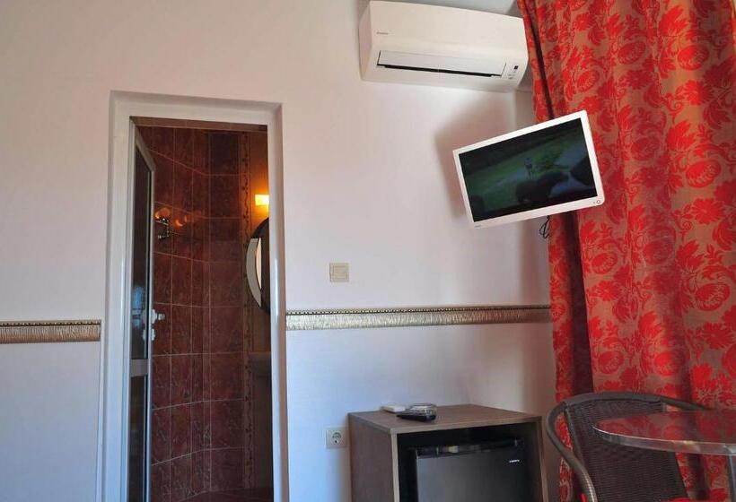 디럭스 룸, Family Hotel Daf