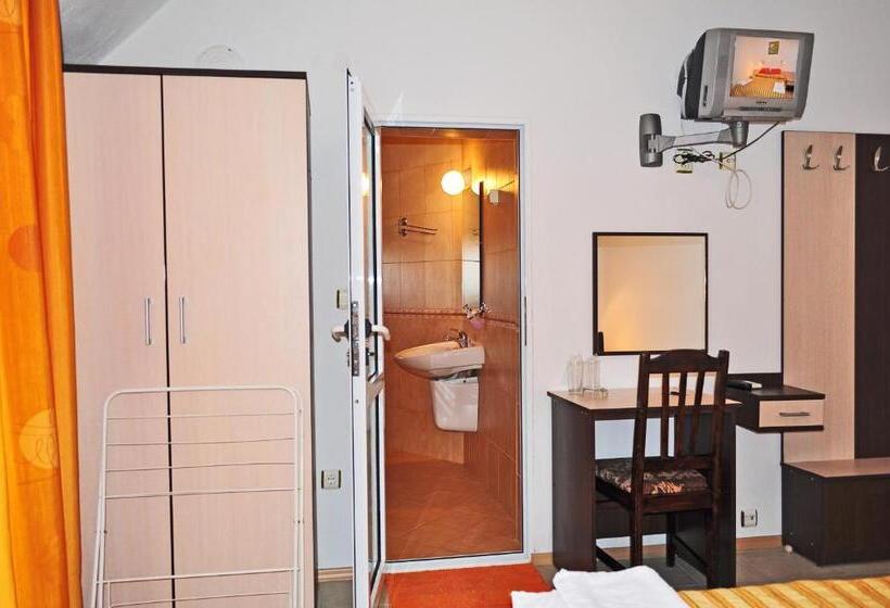 اتاق استاندارد, Family Hotel Daf