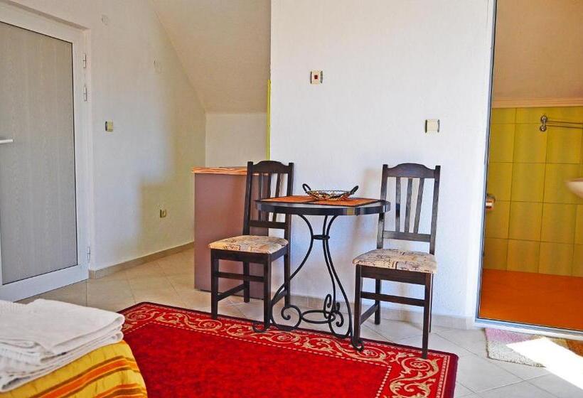 스탠다드 스튜디오 바다 전망, Family Hotel Daf