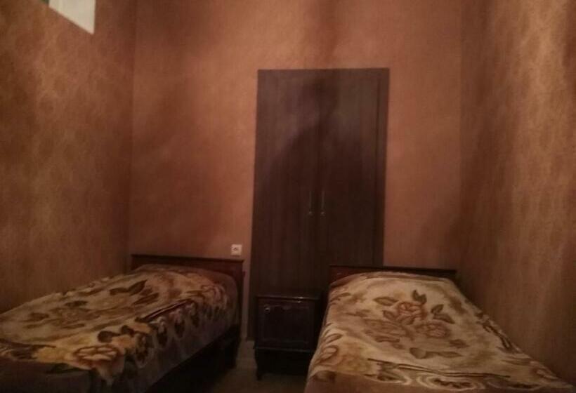 اتاق استاندارد سه نفره, Guest House Gelit