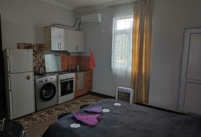 اتاق لوکس با بالکن, Guest House Koba