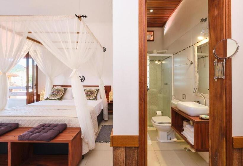 Superior suite with balcony, Pousada Ubatuba Flats