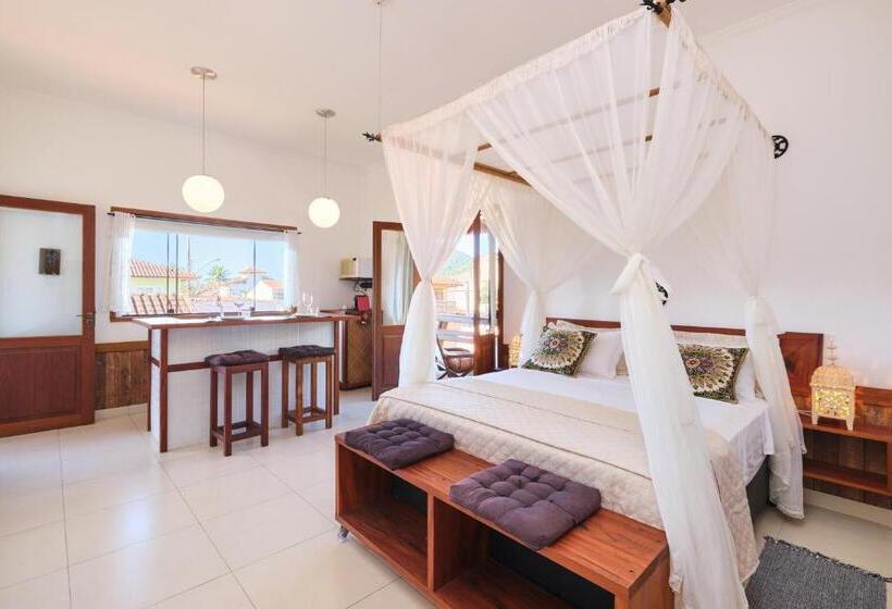 Superior suite with balcony, Pousada Ubatuba Flats