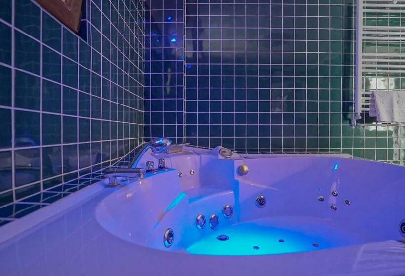 Люкс Дюплекс, Pensiunea La Busu