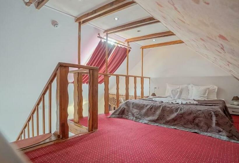 Люкс Дюплекс, Pensiunea La Busu