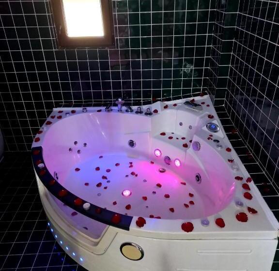 Люкс Дюплекс, Pensiunea La Busu