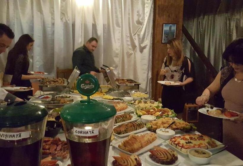 Номер Стандарт с Балконом, Pensiunea La Busu